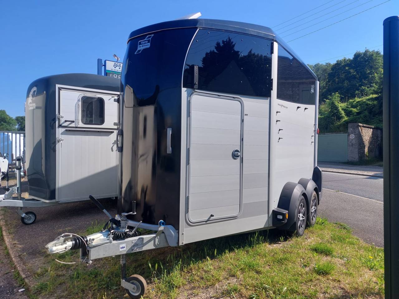 876207_1719392659_4072-1 Van HBX511, 2 places pour chevaux spacieux – 2019 – Image 1