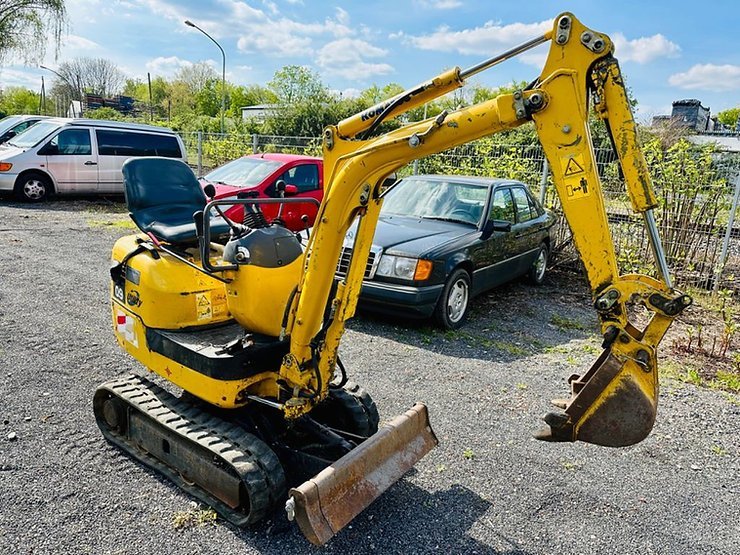 Komatsu-PC-09-1-001 Komatsu PC 09-1 (2008) – Mini Pelle 0,8T – 1500 h – Ultra-Compacte – Image 1