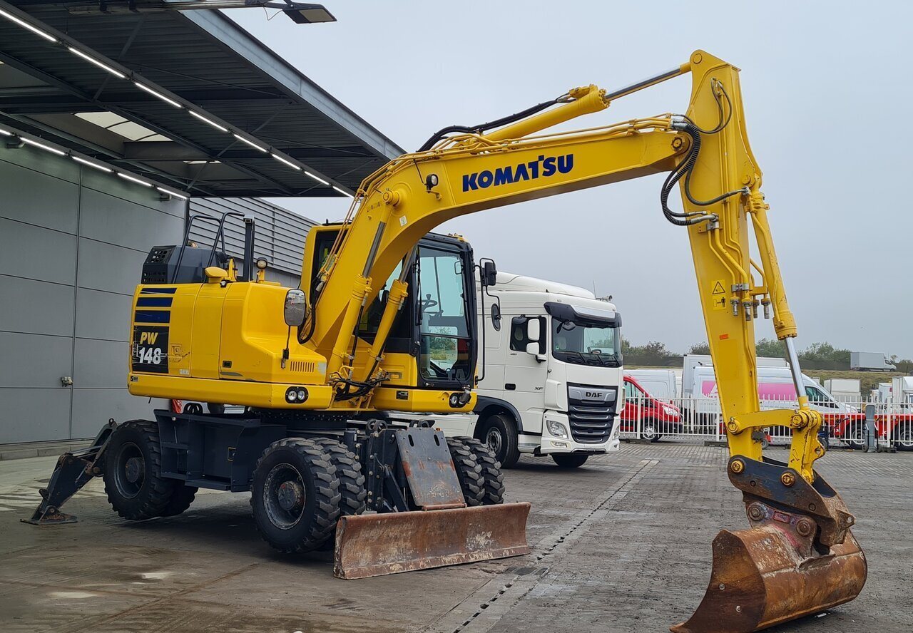 Komatsu-PW148-11-2018-05 Pelle sur pneus Komatsu PW148-11 2018 – 16T – 5270h – Stage IV – Image 1