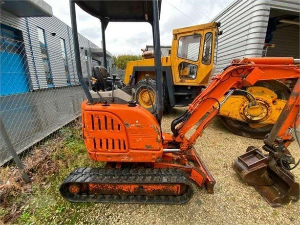 Mini-Pelle-IHI-15NX-001 IHI 15NX (2004) – Mini Pelle 1,5T avec 3 Godets – 6 088 h – Compacte et Fiable – Image 1