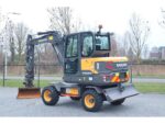 Pelle sur pneus Volvo EW60E 2022 – 117 heures – Tiltrotateur et accessoires – Image 2